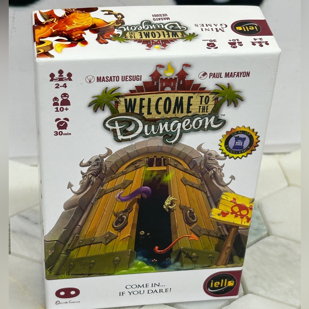 Welcome to the Dungeon Card Game IELLO GAMES
